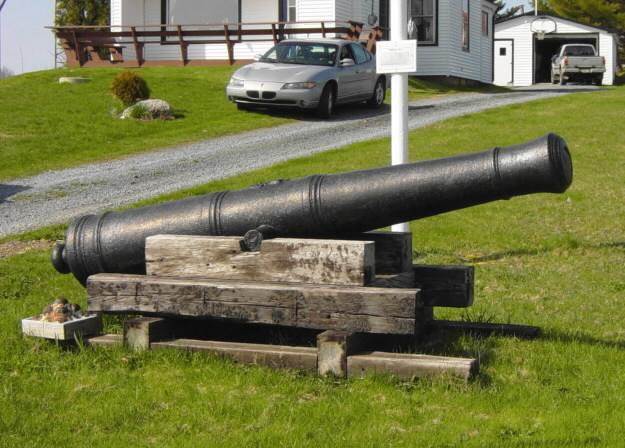 Five Houses cast iron cannon -3