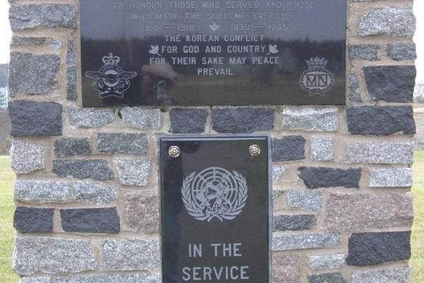 Advocate Harbour, Nova Scotia: war memorial monument -2