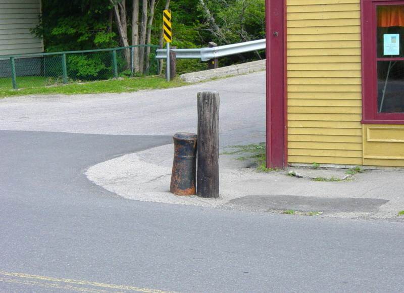 Nova Scotia, Bear River: cast iron cannon -3