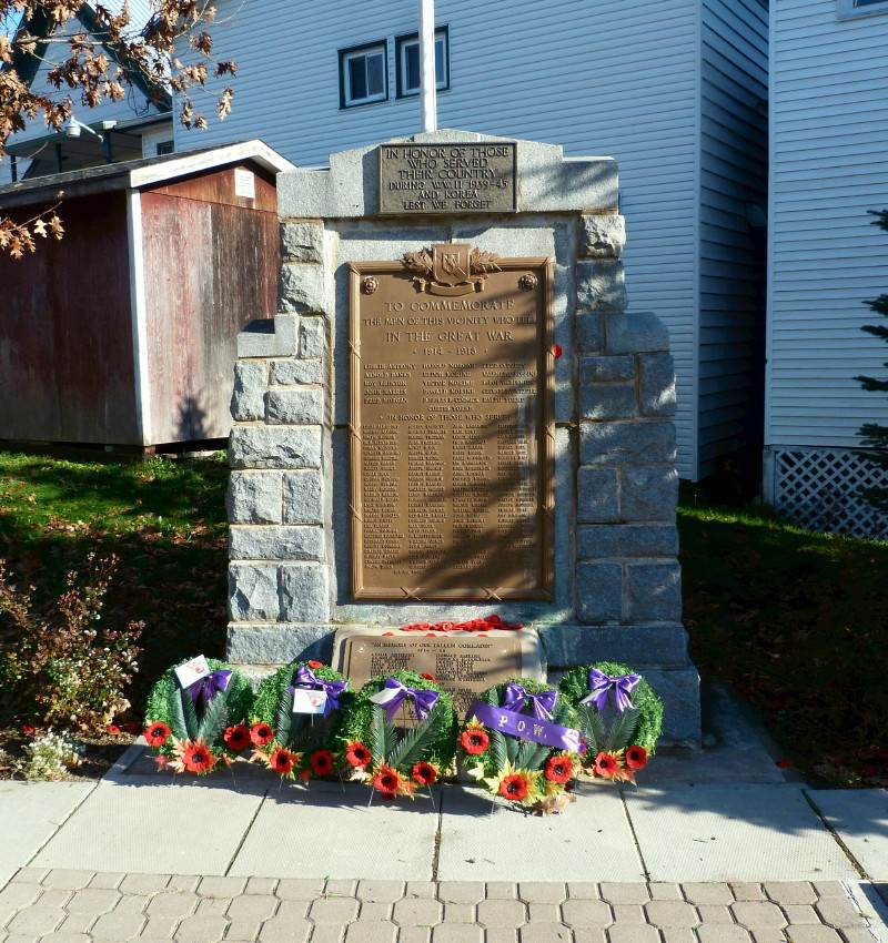 Nova Scotia, Bear River: War memorial monument (relocated)