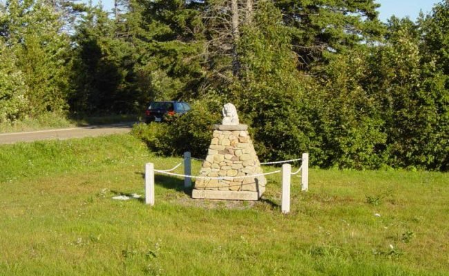 Caribou Island: war memorial -1