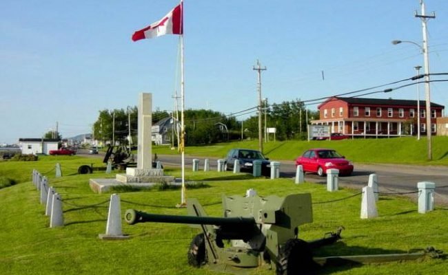 Cheticamp: war memorial, looking northward -6