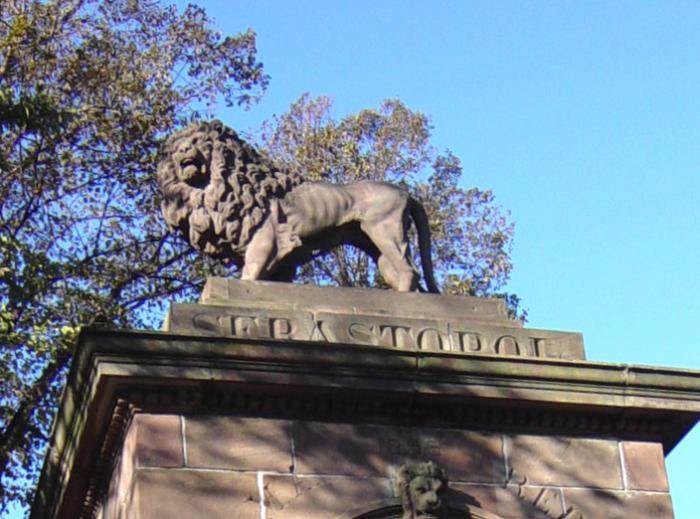 Crimean war memorial monument, lion