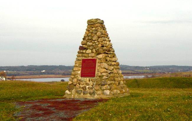 Fort Edward cairn, Windsor