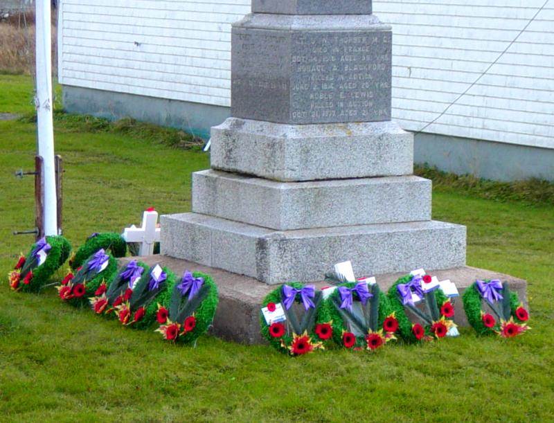 Freeport war memorial, Rememberance Day 2005 -11