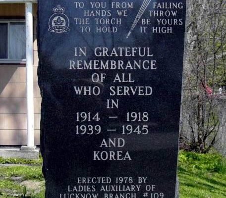 Hantsport: war memorial monument -2