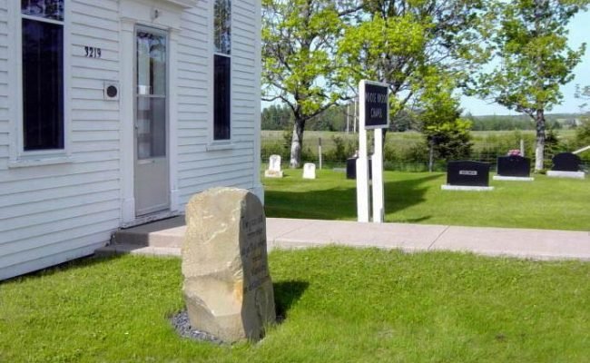 Moose Brook Chapel: war memorial monument -3