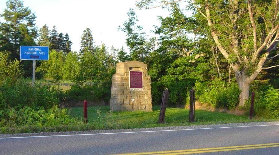 Wallace Bridge: Simon Newcomb monument