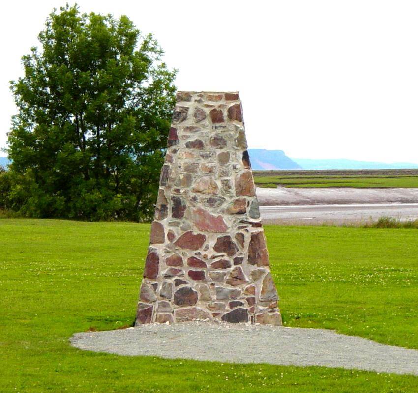 Horton Landing, Nova Scotia: Planters monument with bronze plaque removed