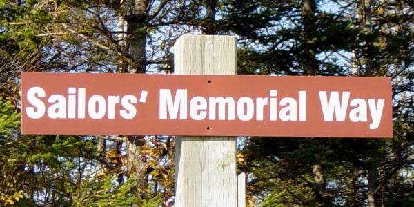 Halifax: Point Pleasant Park path sign, Sailors' Memorial Way -5