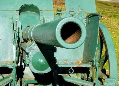 War memorial monument, Shelburne: east cannon