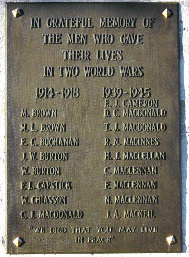 South Harbour: war memorial plaque -2