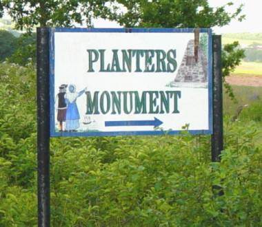 Starrs Point: highway sign, Planters Monument -5