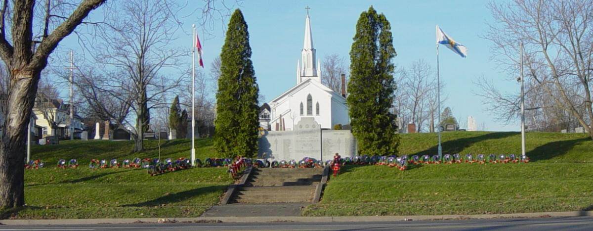 Stellarton: war memorial