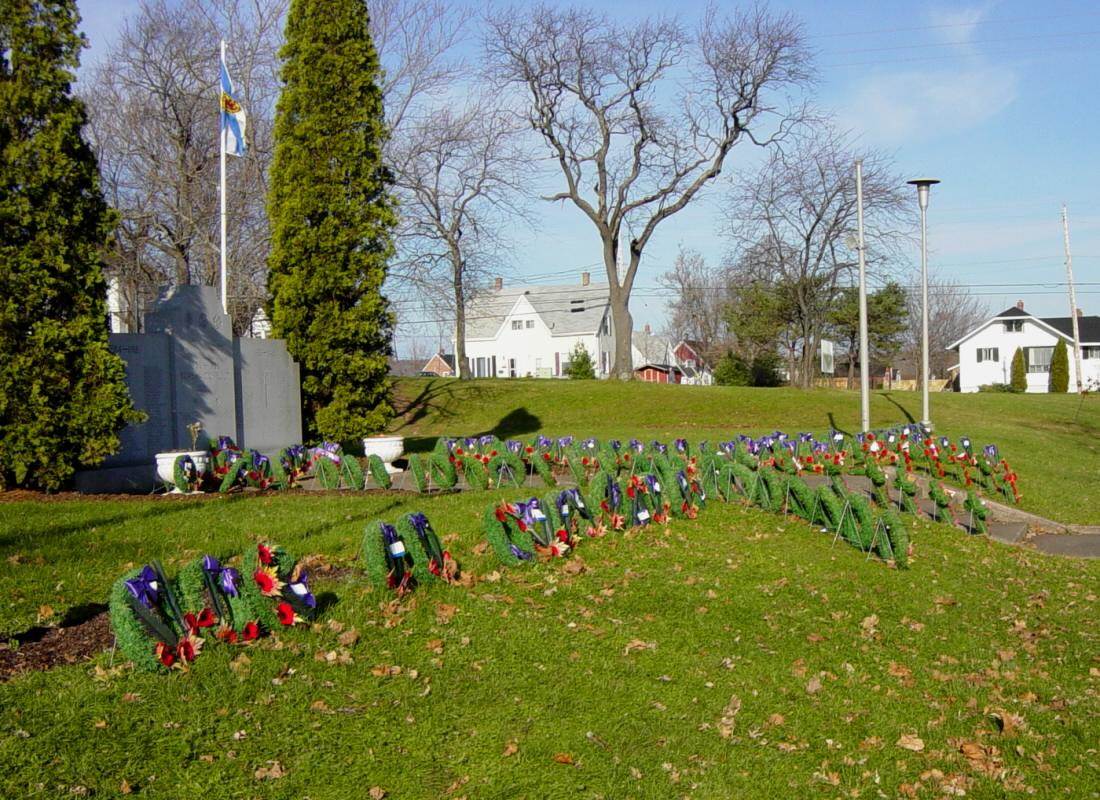 Stellarton: war memorial