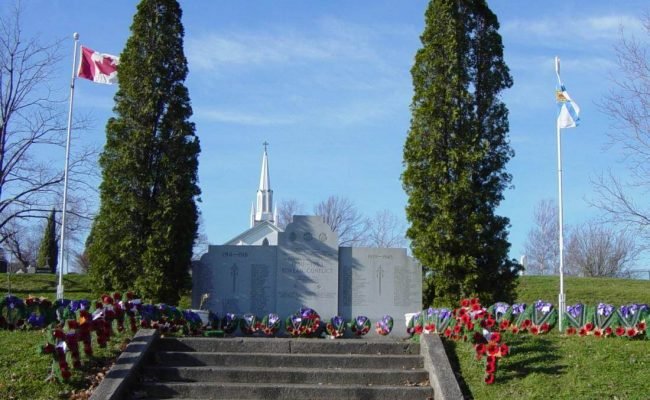 Stellarton: war memorial -10