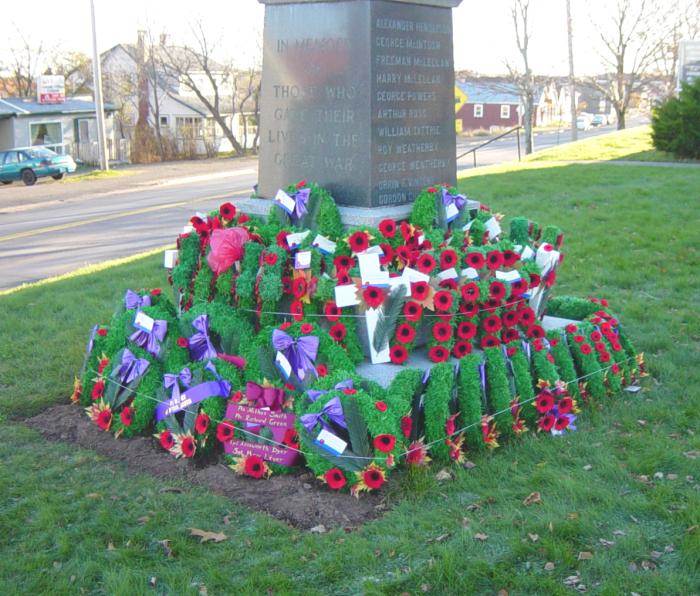 Tatamagouche: war memorial monument -10