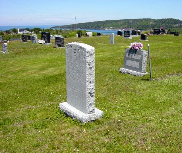 Tiverton war memorial, general view looking northeast