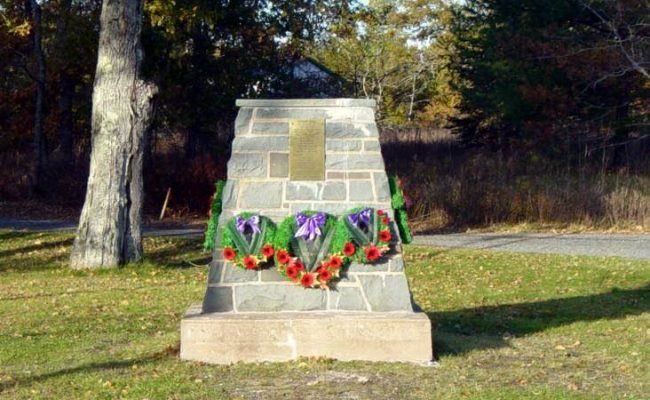 War memorial, Mount Uniacke: general view, Nov. 2005 -6