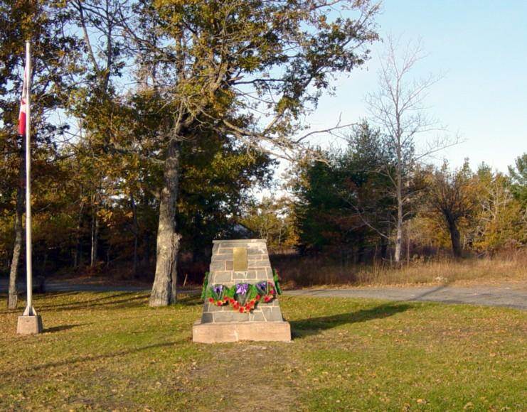 War memorial, Mount Uniacke: general view, Nov. 2005