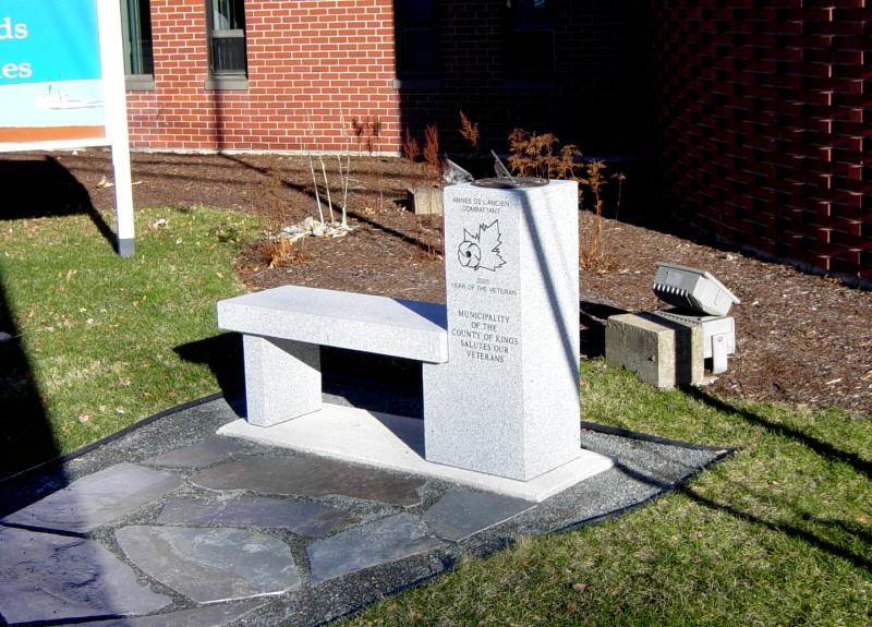 Nova Scotia, Kentville: Veterans Memorial Bench and Sundial