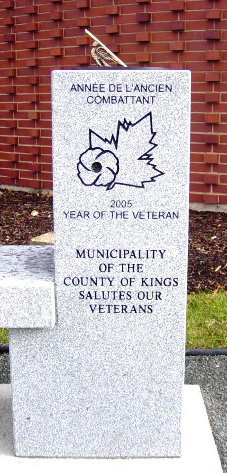 Nova Scotia, Kentville: Veterans Memorial Bench and Sundial